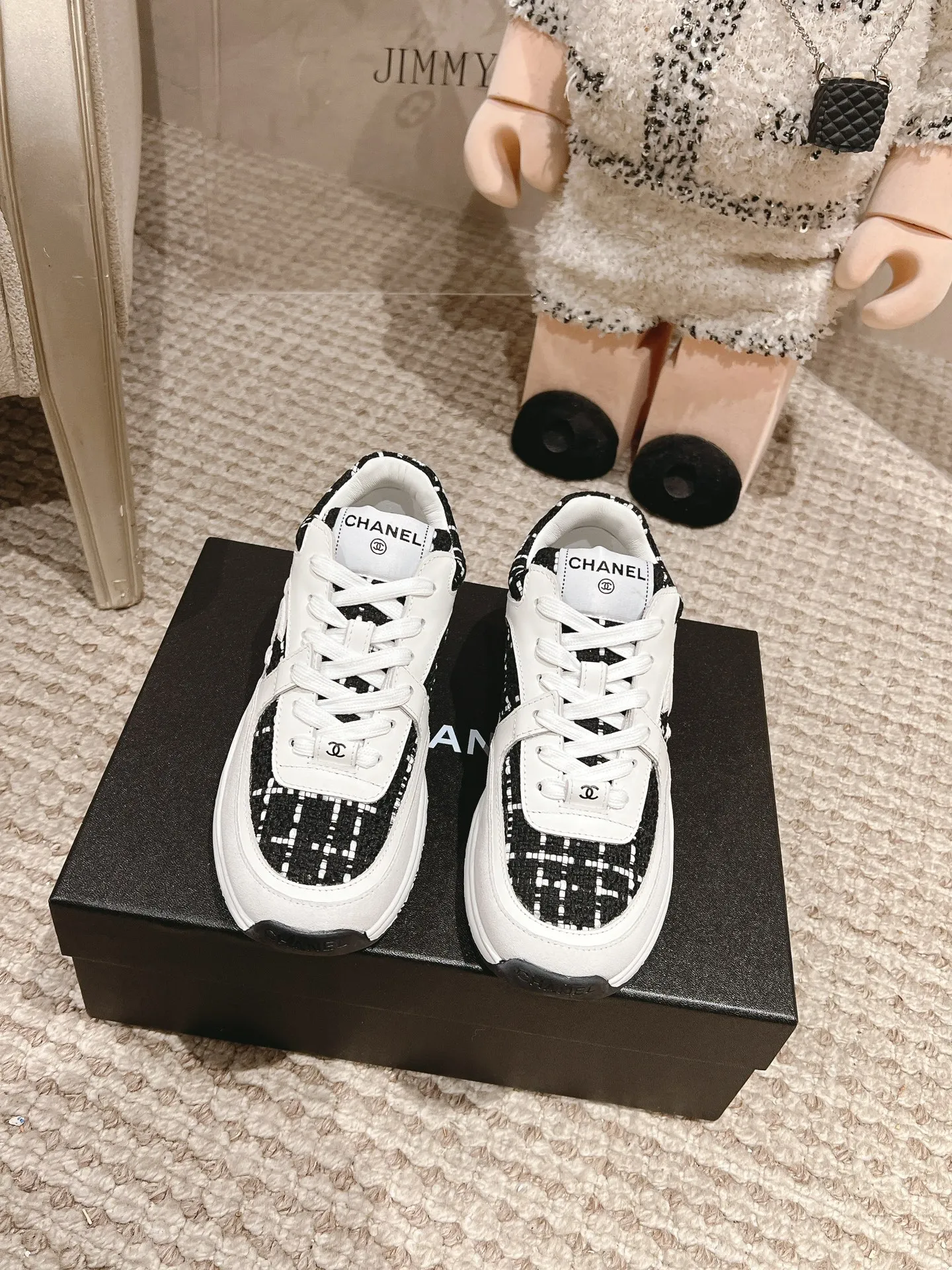 👟👟Ex-factory price 560👟👟 Men’s size +10, women’s size: 35-41#, men’s size: 39/45# The most popular product in 2024, the Chanel colored fabric series, is on sale now! Buy a 1:1 replica of the original. Every stitch and thread is of high standard. Regardless of the shape, comfort, materials, workmanship, and packaging, we have put in all the effort! Maybe we are not the cheapest on the market, but we are definitely the most cost-effective! Major celebrities and internet celebrities are rushing to buy them! You definitely deserve it!